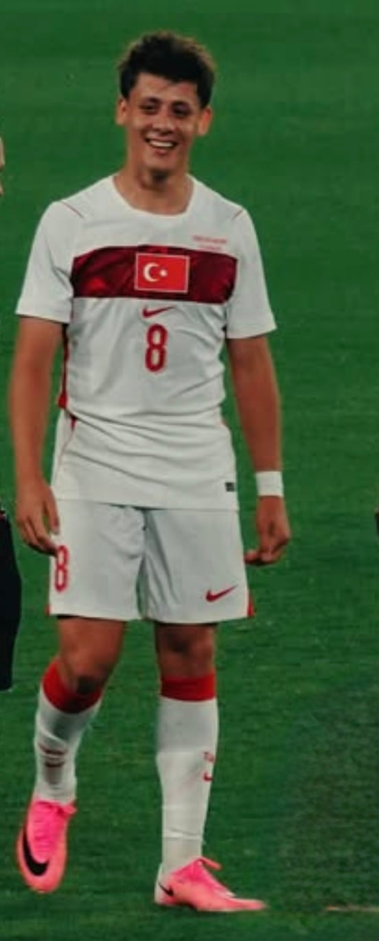 Arda Güler football portrait