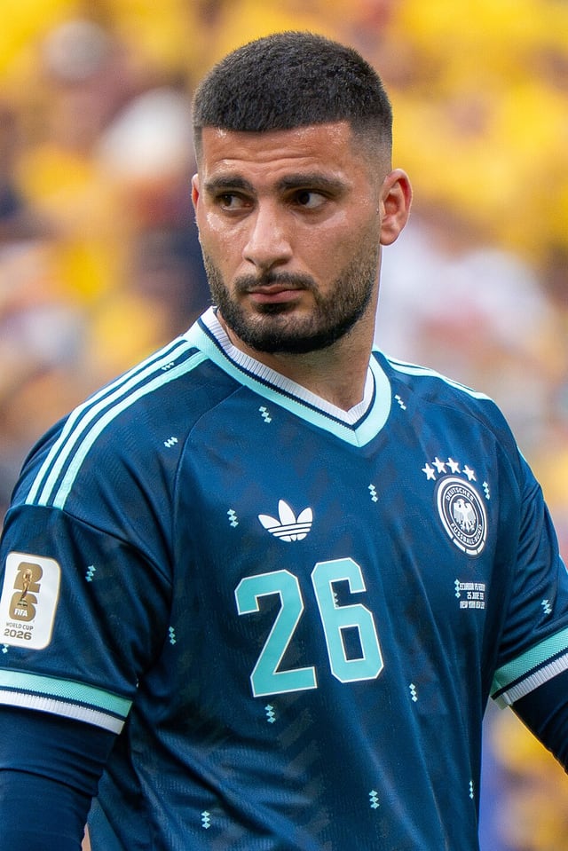 Deniz Undav football portrait