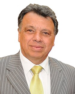 Elías Figueroa football portrait