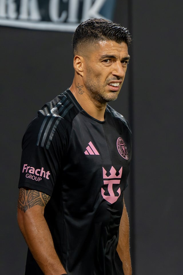Luis Suárez football portrait