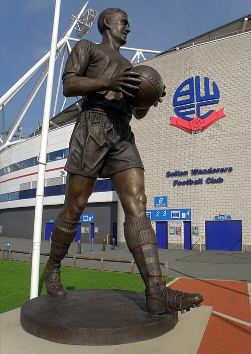 Photograph of the Nat Lofthouse statue outside Bolton Wanderers' stadium in October 2013