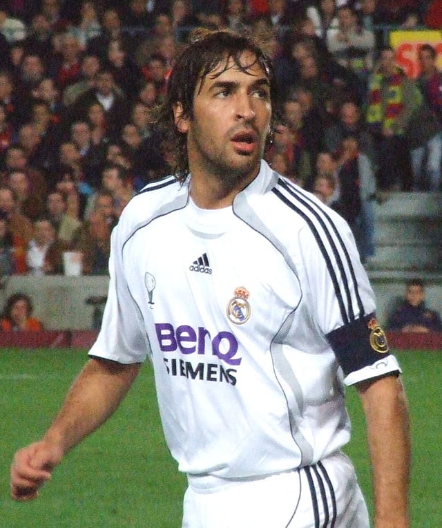 Raúl González football portrait