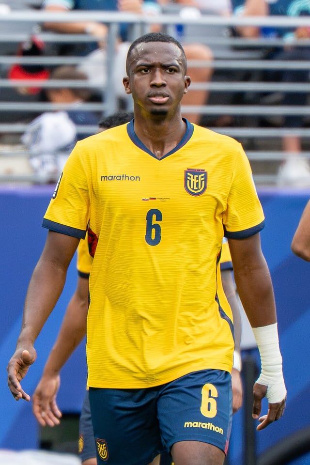 Willian Pacho football portrait